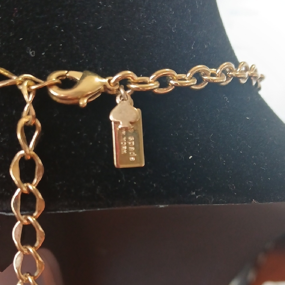 Elegant Gold Necklace with Yellow Stones - Picture 3 of 3
